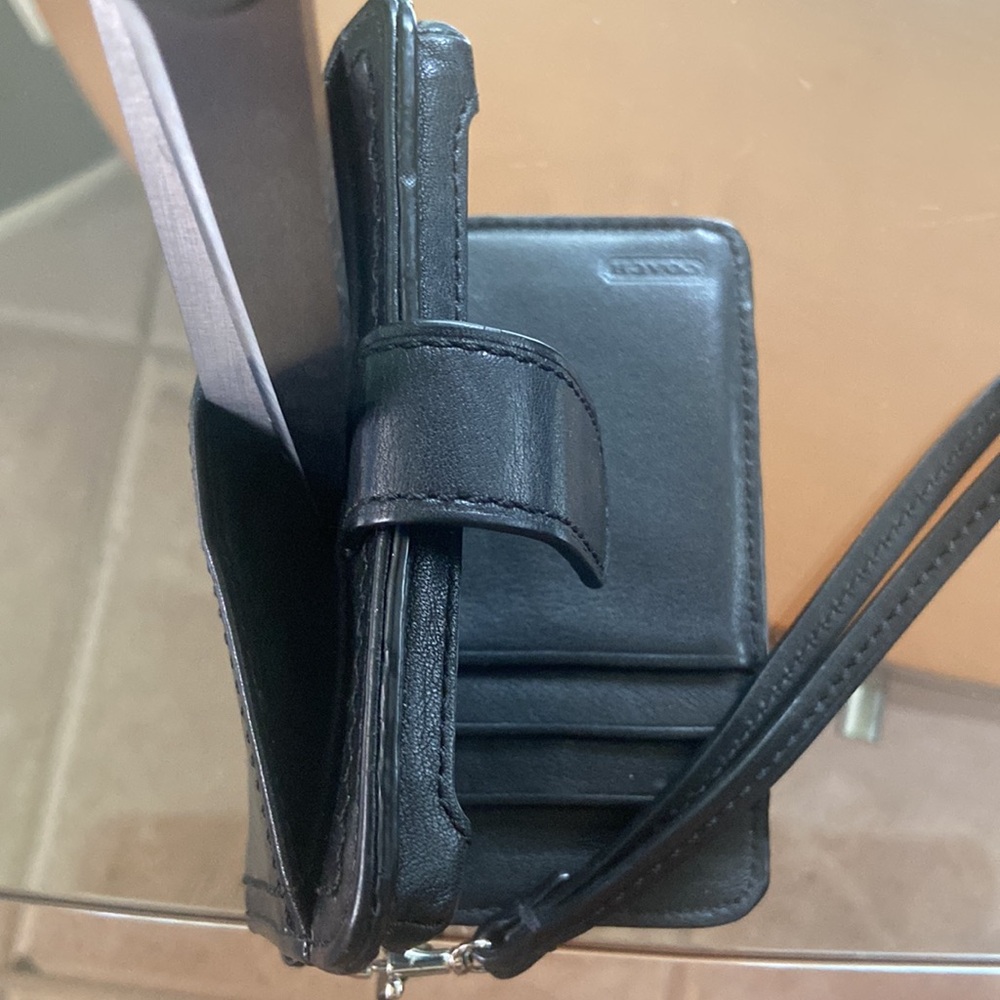 Vintage Coach leather phone/wallet wristlet - Picture 5 of 5